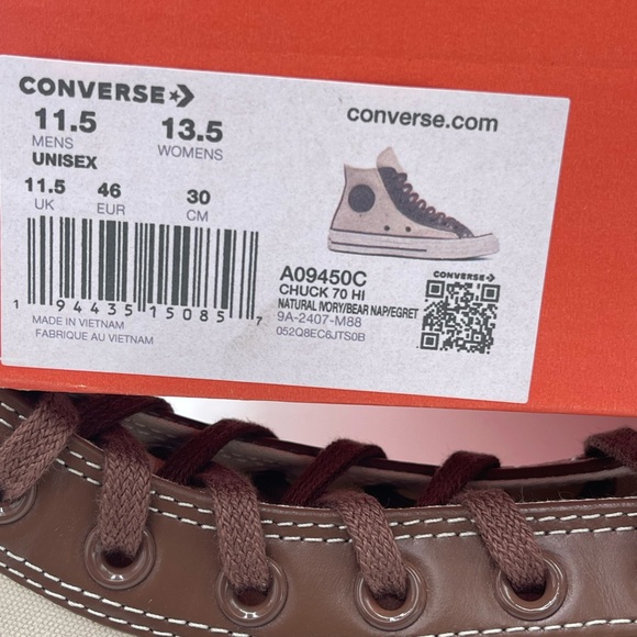 Converse Men’s A09450C
CHUCK 70 HI
NATURAL VORY/BEAR NAP/EGRET High-Top Sneakers - Picture 14 of 16